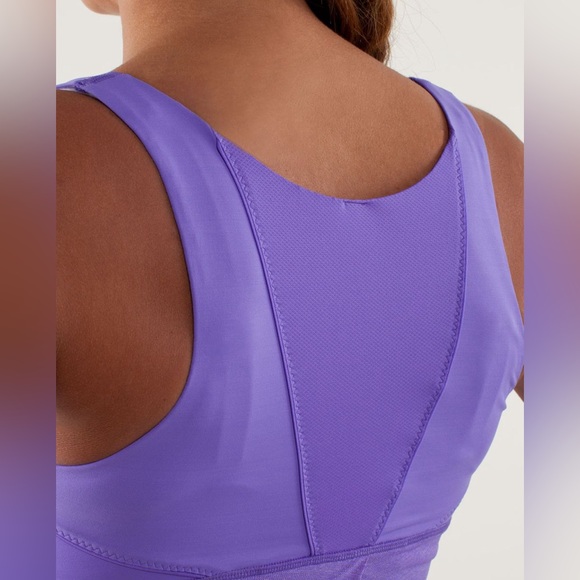 Lululemon Run: Ta Ta Topper - Picture 5 of 11